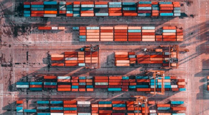 Container am Hafen Logistik