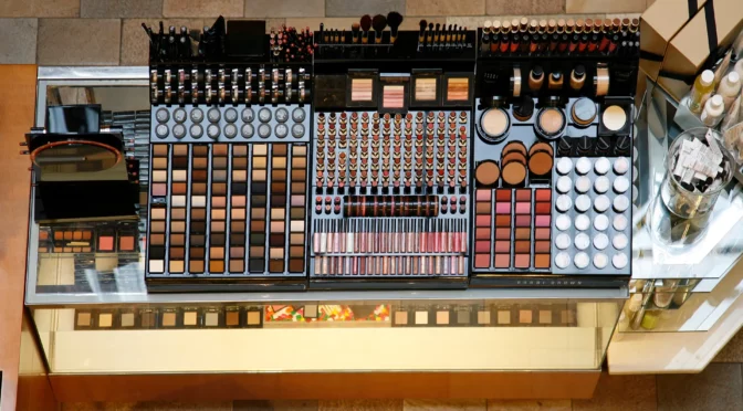 Kosmetiktheke Logistik